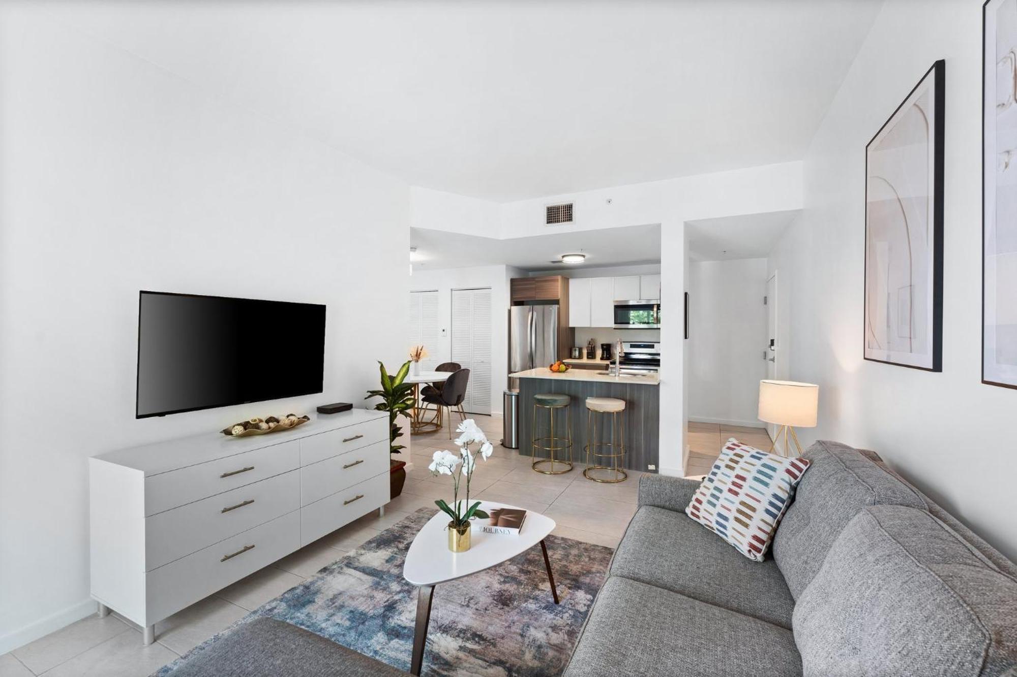 Modern Apartment In Edgewater Маями Стая снимка