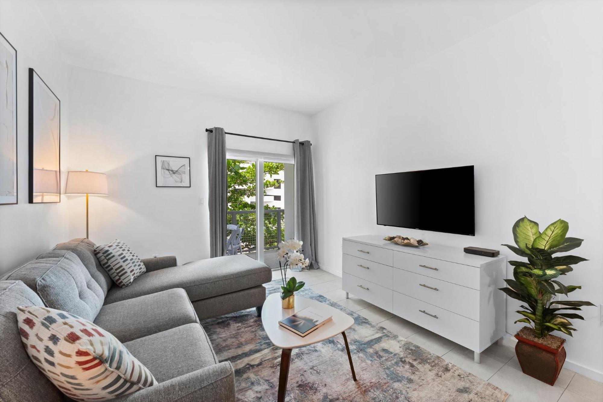 Modern Apartment In Edgewater Маями Стая снимка