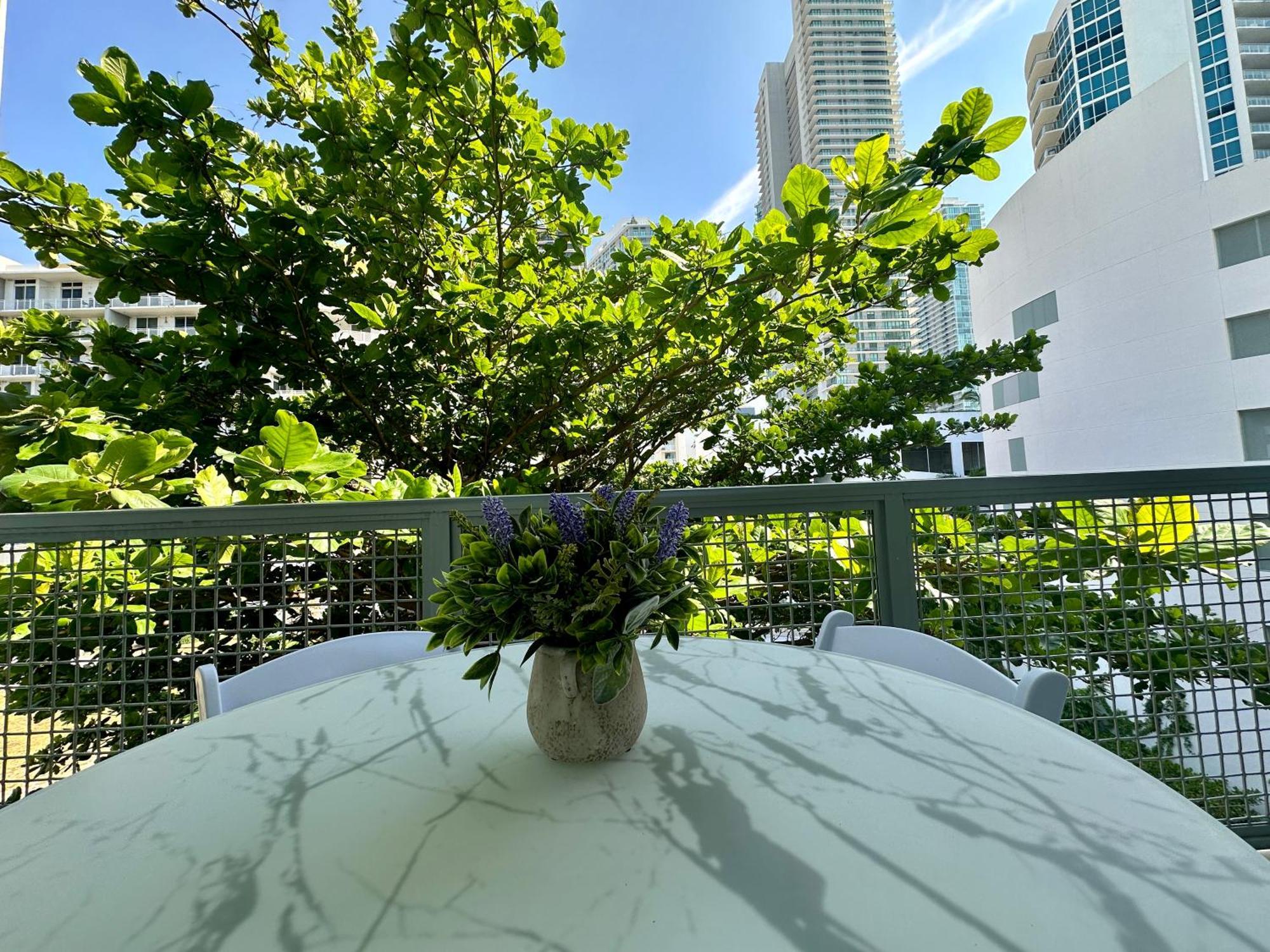 Modern Apartment In Edgewater Маями Екстериор снимка